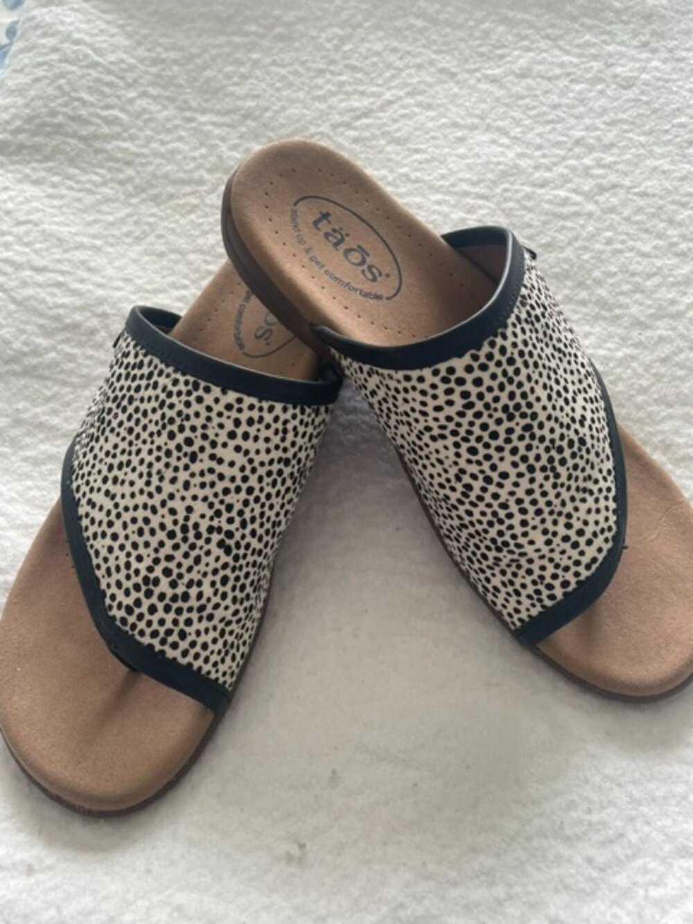 Taos Black/White Cheetah Pattern-Style Gift 2 Thong Sandal